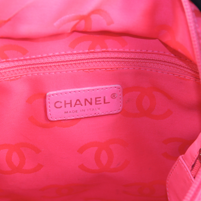 Bolso Cabás Chanel Cambon en cuero acolchado negro - Detail D4