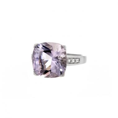 Mauboussin Gueule d'Amour ring in white gold and diamonds and in amethyst