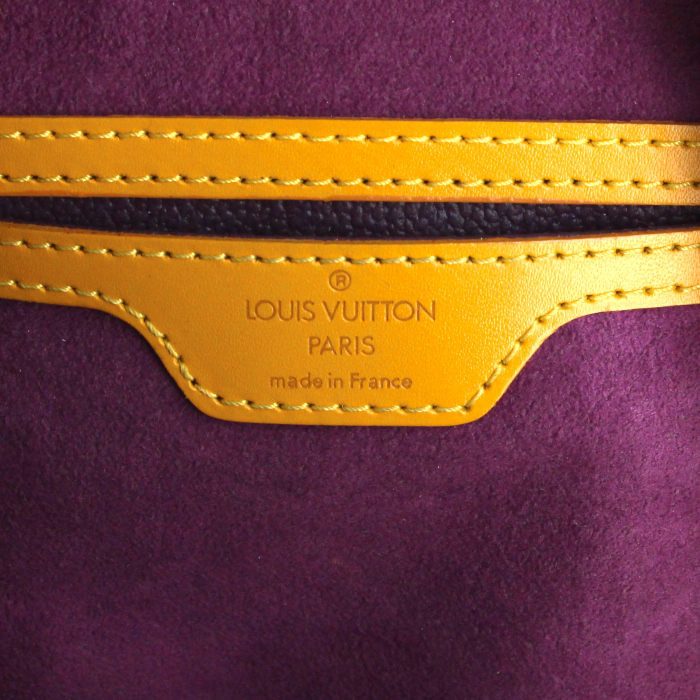 Louis Vuitton backpack in yellow epi leather - Detail D3