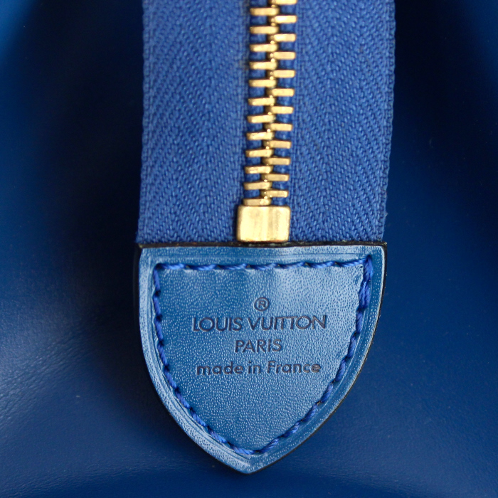 Louis Vuitton Triangle handbag in blue epi leather - Detail D3