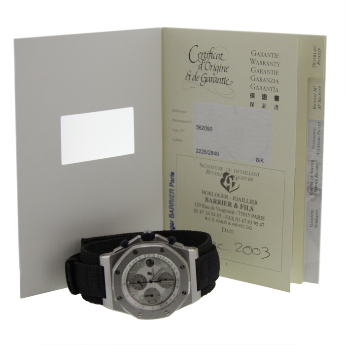 Audemars Piguet Royal Oak Chrono watch in stainless steel Circa 2003 - Detail D2