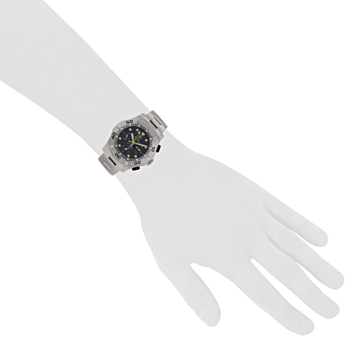 TAG Heuer Aquaracer Chronograph watch in stainless steel Ref : CN211A Circa 2003 - Detail D1