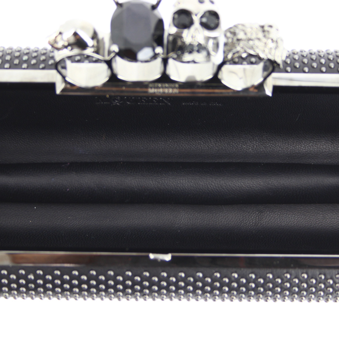 Minaudière Alexander McQueen en cuir noir - Detail D2