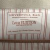 Borsa Louis Vuitton Trianon Neverfull in tela e pelle beige - Detail D4 thumbnail