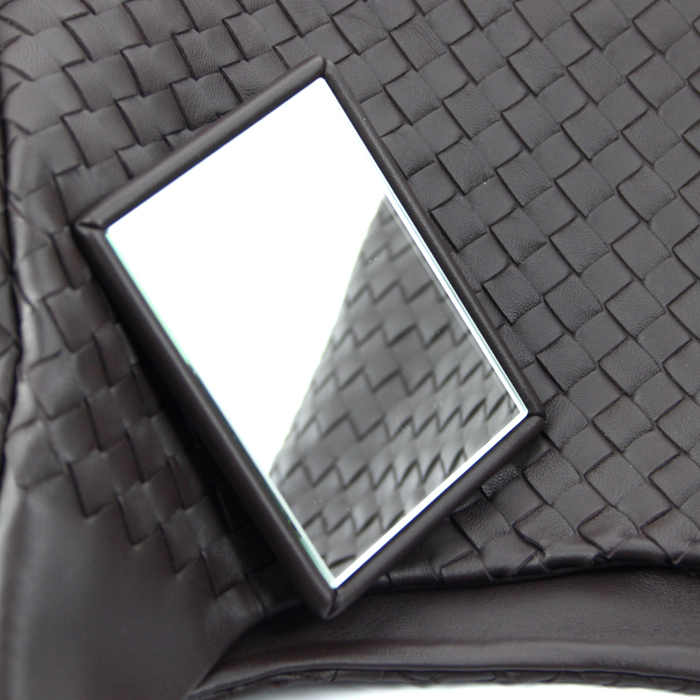 Bolso de mano Bottega Veneta Campana en cuero trenzado marrón - Detail D4