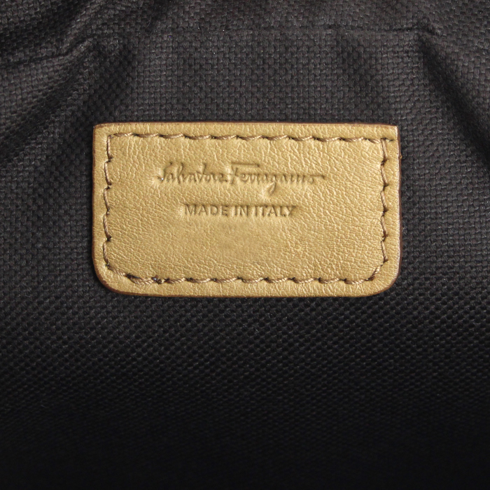 Salvatore Ferragamo vanity case in beige monogram leather - Detail D3