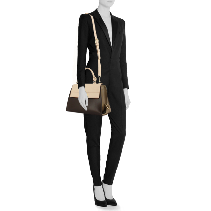 Salvatore Ferragamo handbag in beige, chocolate brown and brown tricolor leather - Detail D1