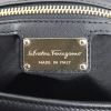 Bolso de mano Salvatore Ferragamo en cuero negro - Detail D4 thumbnail