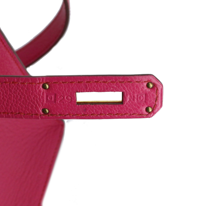 Hermes Kelly 32 cm handbag in fushia pink leather - Detail D5