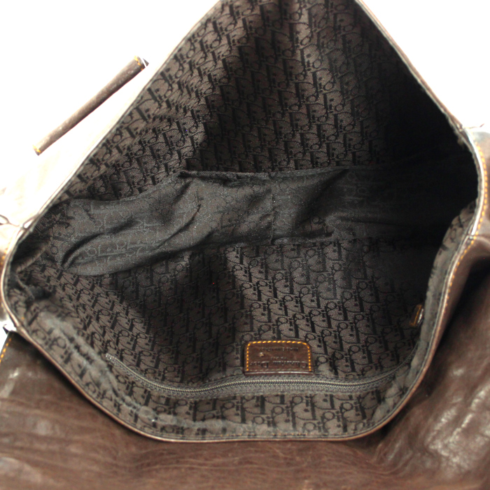 Sac à main Dior Saddle en cuir marron - Detail D2