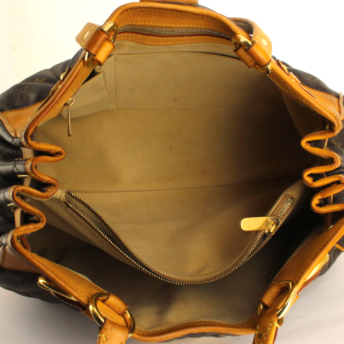 Louis Vuitton handbag in monogram canvas and natural leather - Detail D3