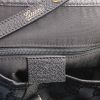 Bolso de mano Gucci en lona Monogram negra - Detail D3 thumbnail