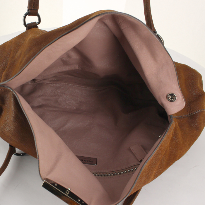 Prada handbag in brown leather - Detail D2