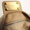 Bolso de mano Chloé Paddington en cuero granulado beige - Detail D3 thumbnail