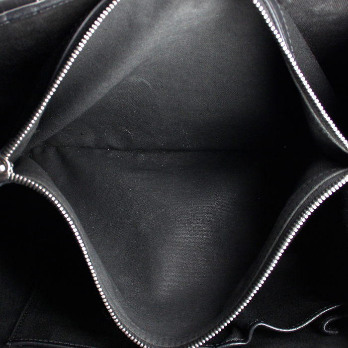 Bolso de mano Celine Boogie en ante Monogram negro - Detail D4