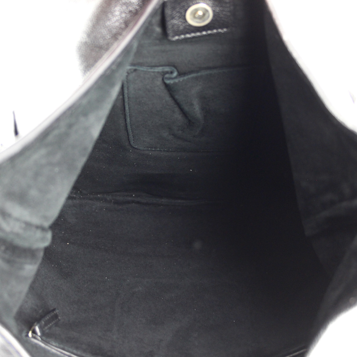 Sac à main Yves Saint Laurent Saint-Tropez en cuir noir - Detail D2