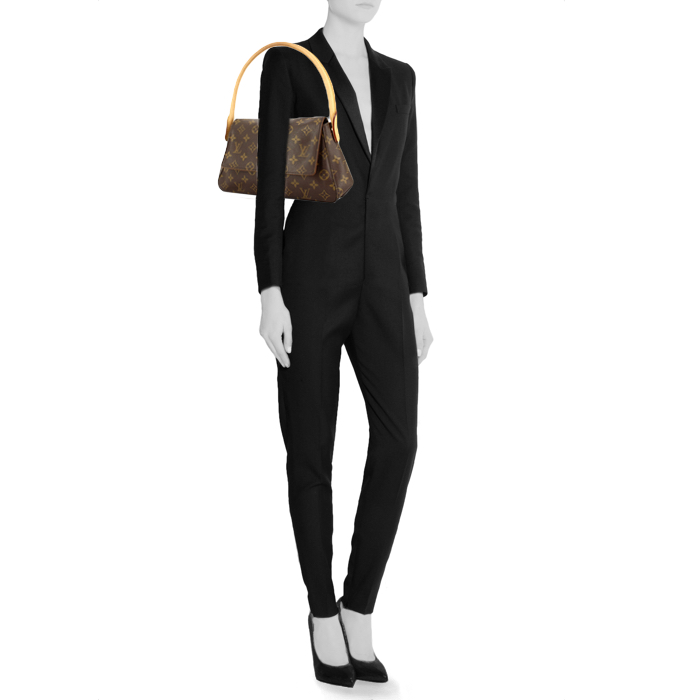 Louis Vuitton Looping handbag in monogram canvas and natural leather - Detail D1