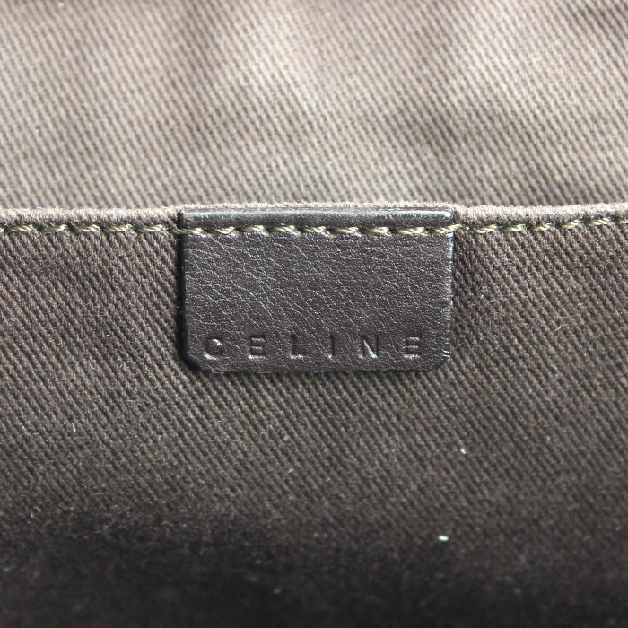 Celine Boogie handbag in brown leather - Detail D5