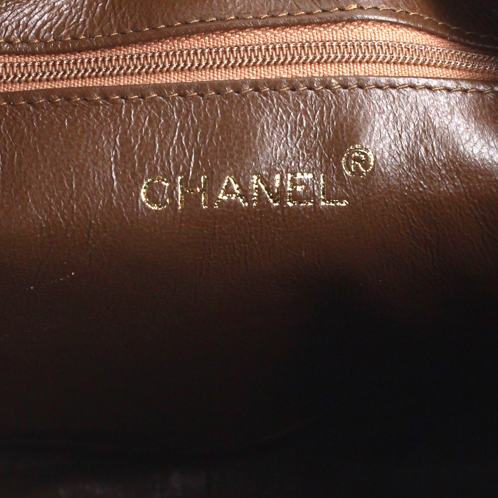 Chanel handbag in taupe quilted leather - Detail D3