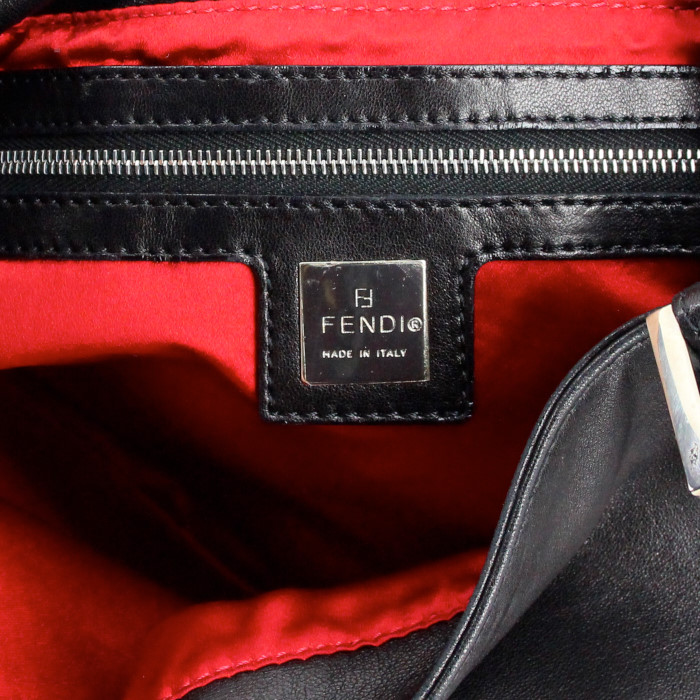 Fendi Big Mama handbag in black glittering leather - Detail D3