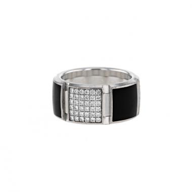 Bague Chaumet Class One Black 
White grand modèle en or blanc,  diamants et émail noir