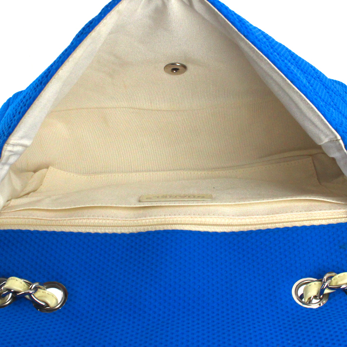 Chanel Timeless jumbo handbag in blue quilted canvas - Detail D3