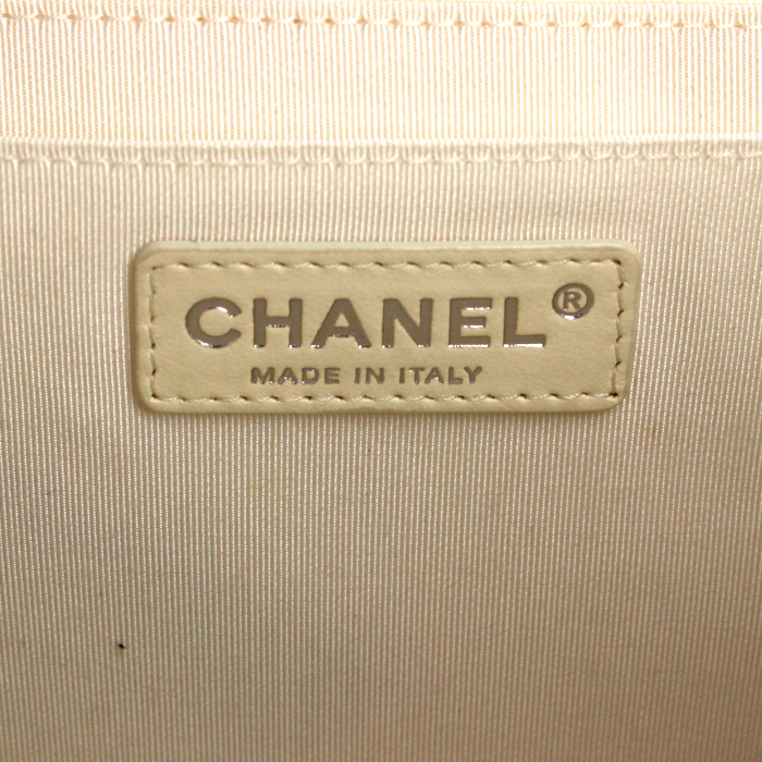 Chanel Timeless jumbo handbag in blue quilted canvas - Detail D4