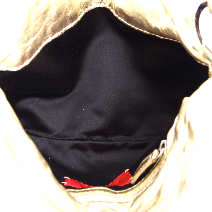 Sac à main Valentino Garavani en cuir doré - Detail D2