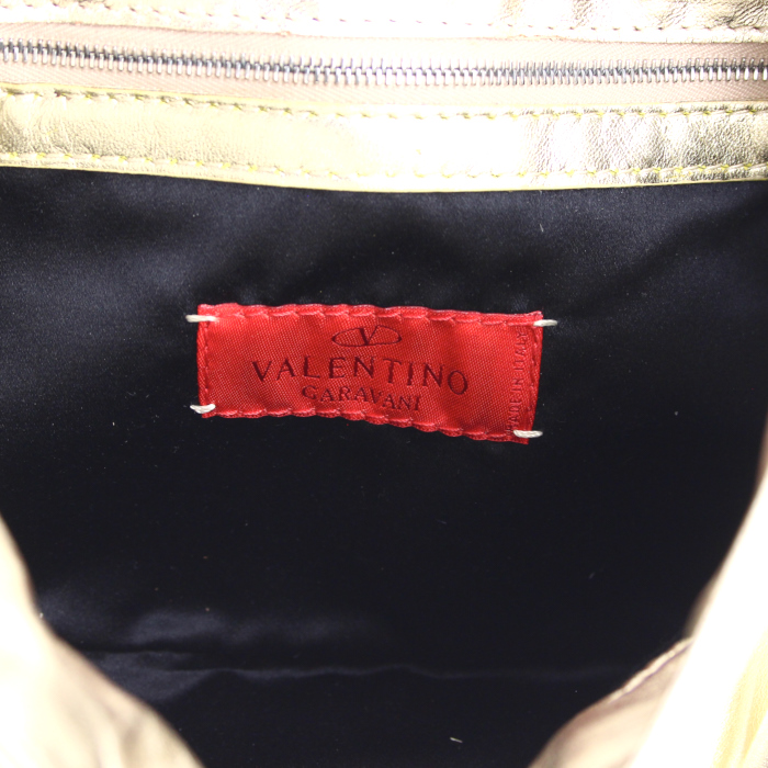 Bolso de mano Valentino Garavani en cuero dorado - Detail D3