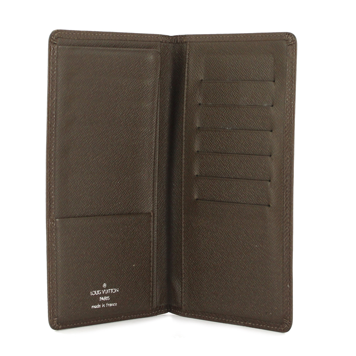 Louis Vuitton wallet in brown taiga leather - Detail D2