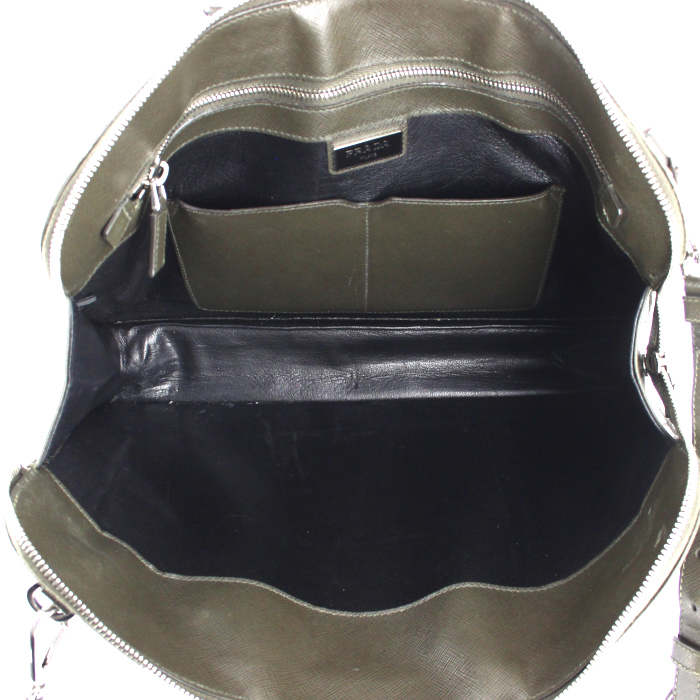 Prada briefcase in khaki leather - Detail D3