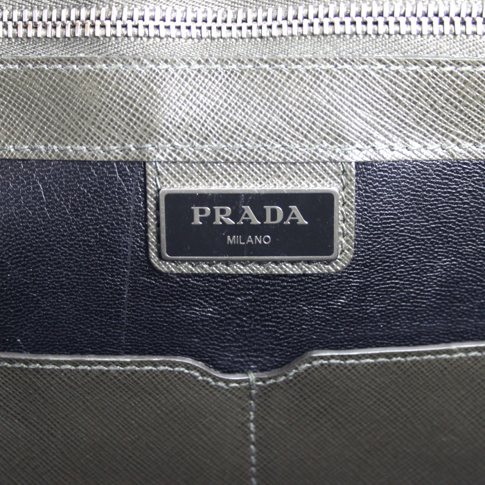 Prada briefcase in khaki leather - Detail D4