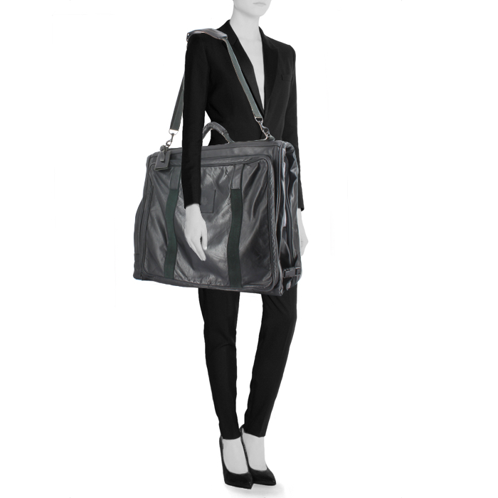 Porte-habits Dior Christian Dior Bagage en cuir noir - Detail D1