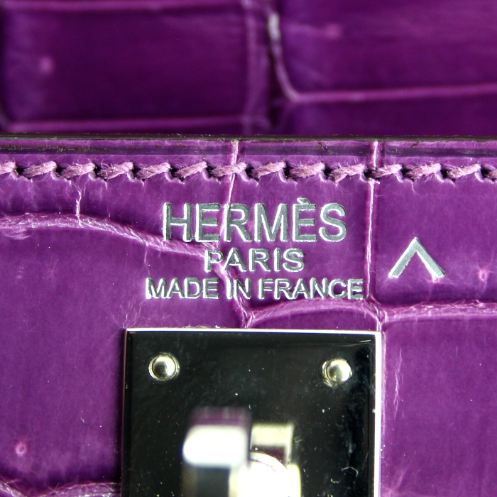 Sac à main Hermes Kelly 25 cm en crocodile violet - Detail D4