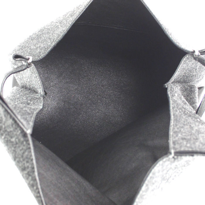 Bolso de mano Celine All Soft en cuero negro y fieltro gris - Detail D2