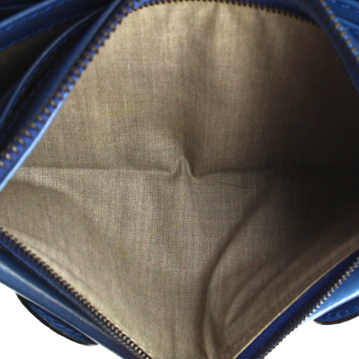 Pochette in pelle blu - Detail D4