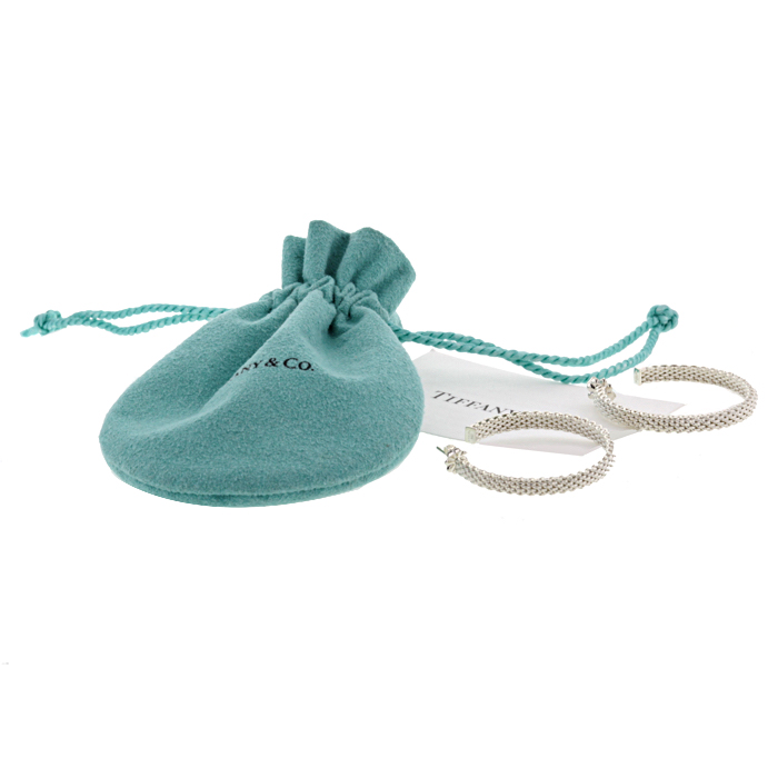 Orecchini a cerchio Tiffany 
Co Somerset in argento - Detail D2