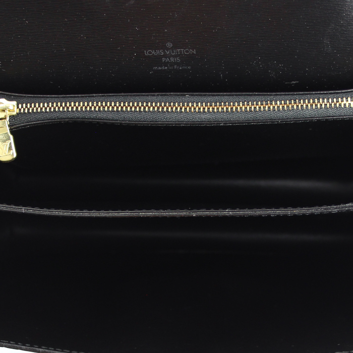 Louis Vuitton handbag in black epi leather - Detail D2