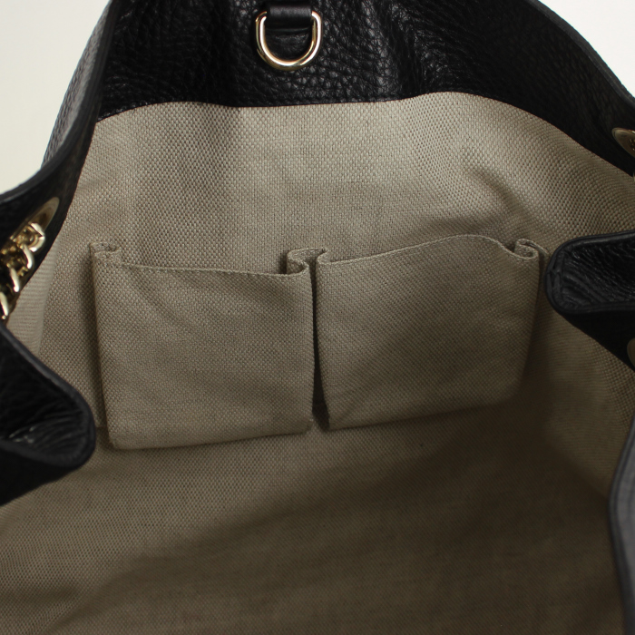 Bolso Cabás Gucci Soho en cuero granulado negro - Detail D4