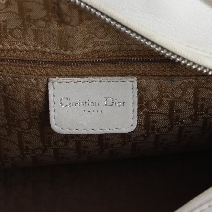 Dior Lady Dior medium model handbag in white leather - Detail D3