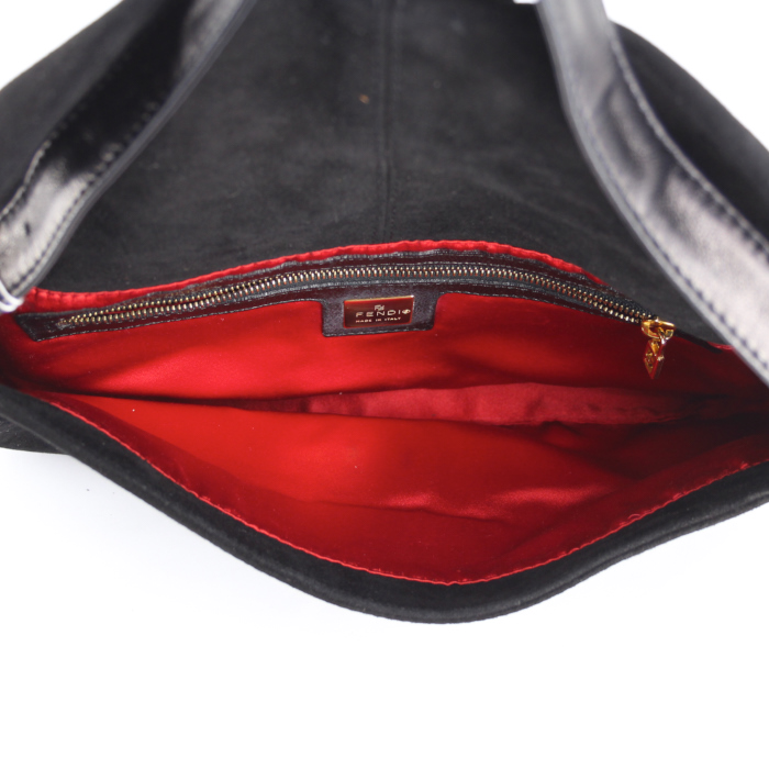 Sac à main Fendi Baguette en daim noir et cuir noir - Detail D2