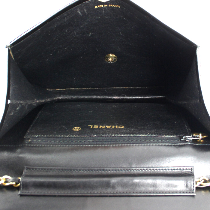 Bolso de mano Chanel Vintage en charol negro - Detail D2