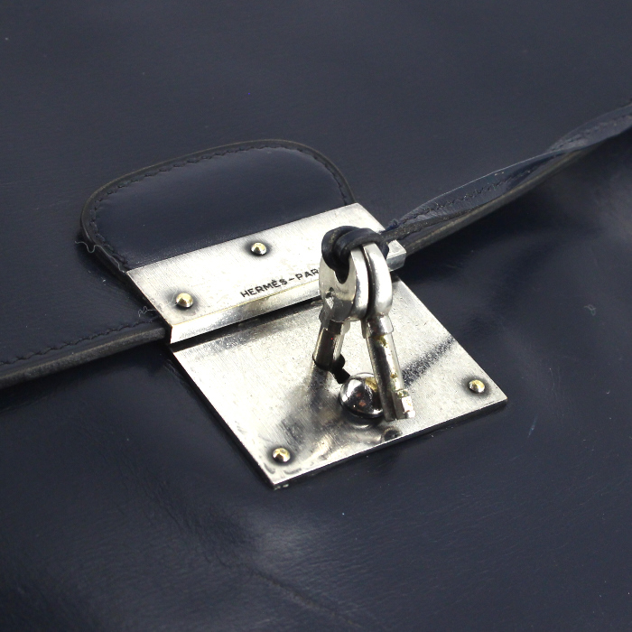 Pochette Hermes en cuir box marine - Detail D4