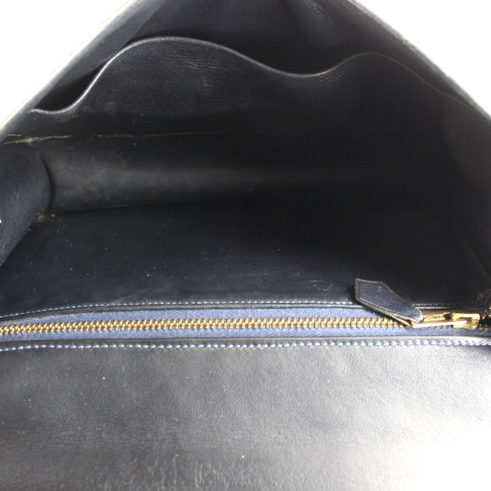 Hermes Hermes Constance bag worn on the shoulder or carried in the hand in navy blue box leather - Detail D3