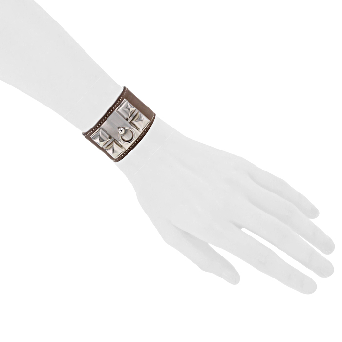 Brazalete Hermes Médor en paladio y cuero marrón etoupe - Detail D1