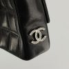 Sac à main Chanel en cuir noir - Detail D4 thumbnail