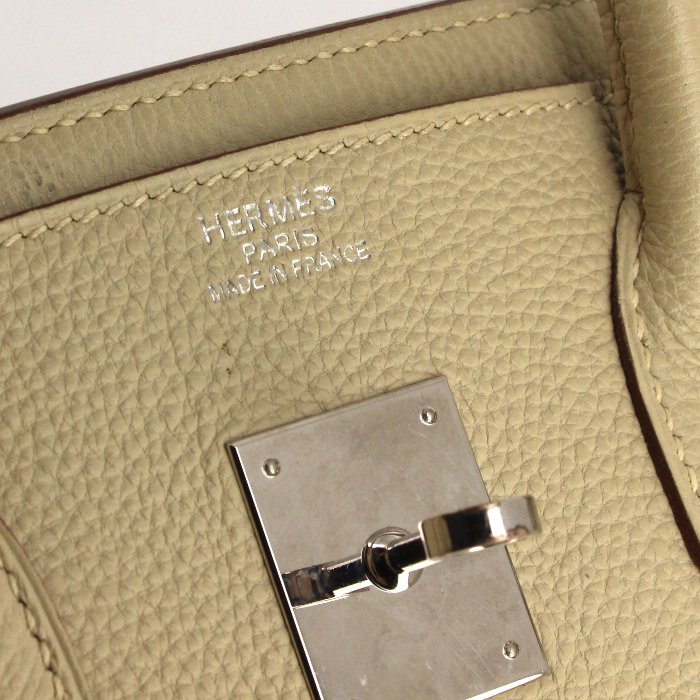 Sac à main Hermes Birkin 35 cm en cuir togo blanc-cassé - Detail D3