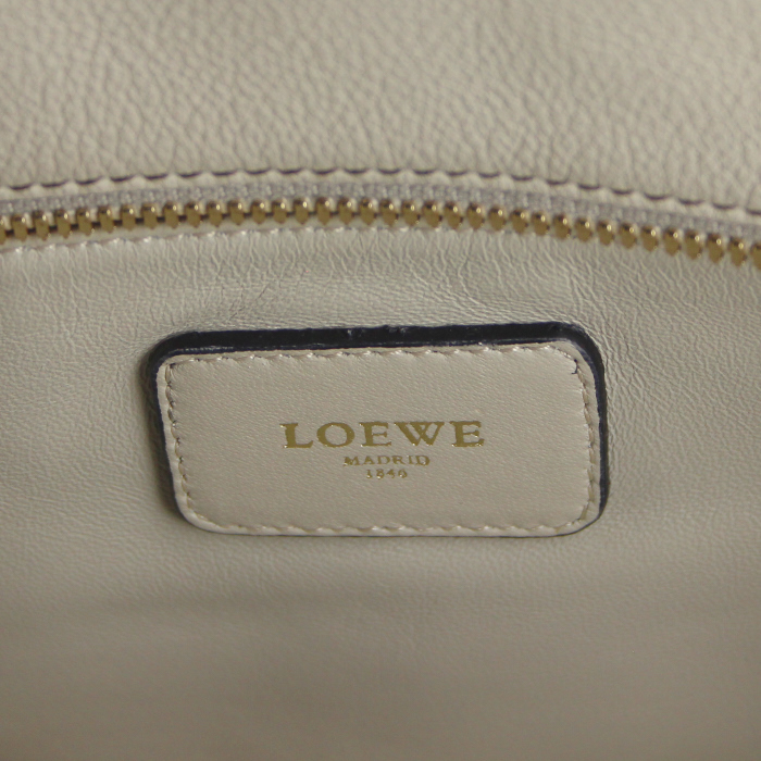 Loewe Amazona large model handbag in beige, taupe and purple leather - Detail D3
