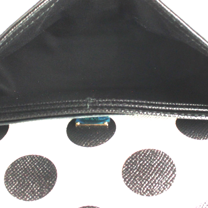 Dolce
Gabbana handbag in white leather - Detail D3