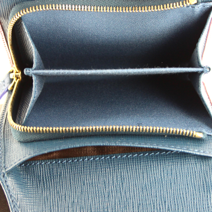 Portefeuille Fendi en cuir rose - Detail D2